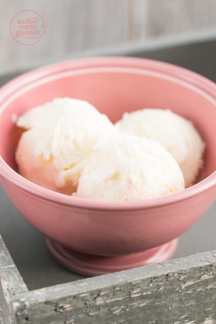Joghurteis mit der Eismaschine