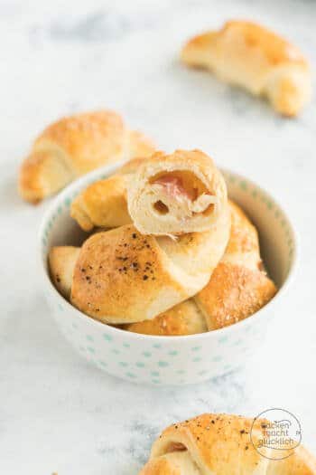 Schinkenkäsehörnchen Quarkteig