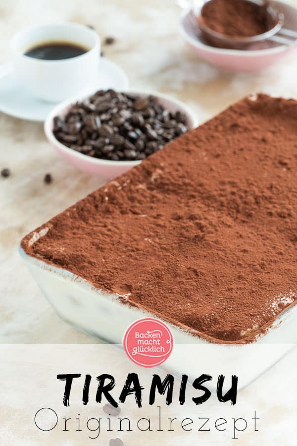 Tiramisu ist ein Dessertklassiker aus Mascarponecreme, Espresso, Amaretto und Löffelbiskuits den man nur lieben kann. Mit unserem Rezept für Original Tiramisu inklusive vieler Tipps gelingt auch euch ein Tiramisu wie vom Italiener!