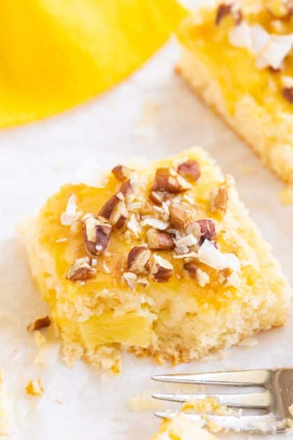 Kuchen mit Ananas und Joghurt