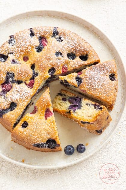 veganer Rührkuchen mit Beeren