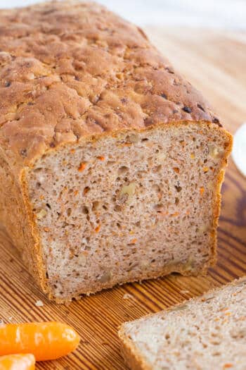 Nussbrot mit M&ouml;hren