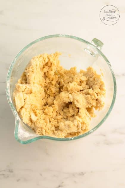 Streusel Rezept nach dem Kneten mit der Küchenmaschine