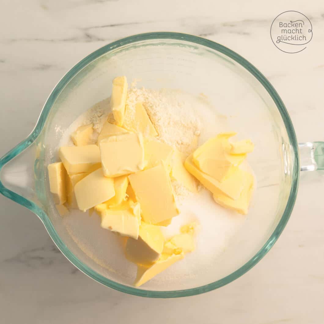 Butter für Streusel-Rezept in einer Schüssel