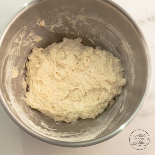 Klebriger No Knead Bread Teig in der Schüssel