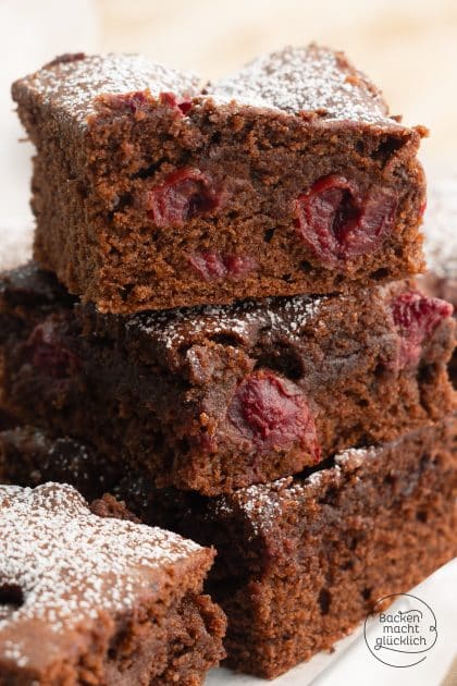 saftiger Schokoladen-Kirsch-Blechkuchen