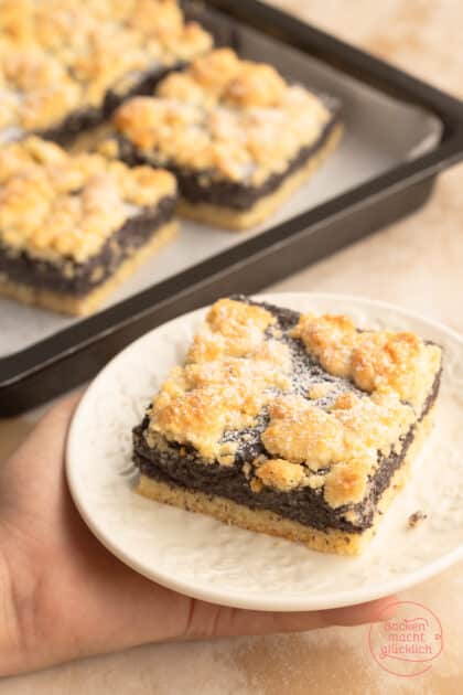 Mohnkuchen-Blech mit Pudding und Streuseln