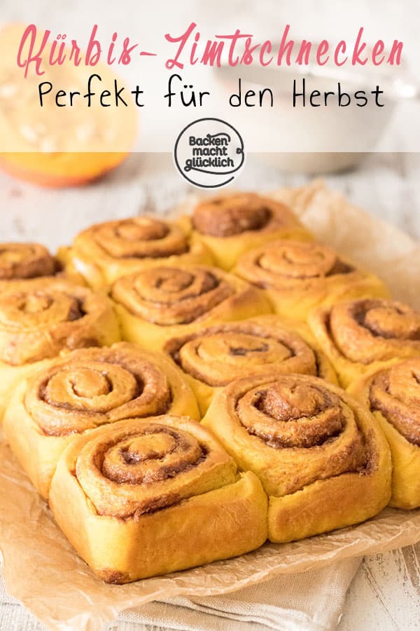 Köstliches Rezept für eine herbstliche Variante des amerikanischen Klassikers Zimtschnecken. Dies Kürbis-Zimtschnecken passen perfekt in den Herbst.