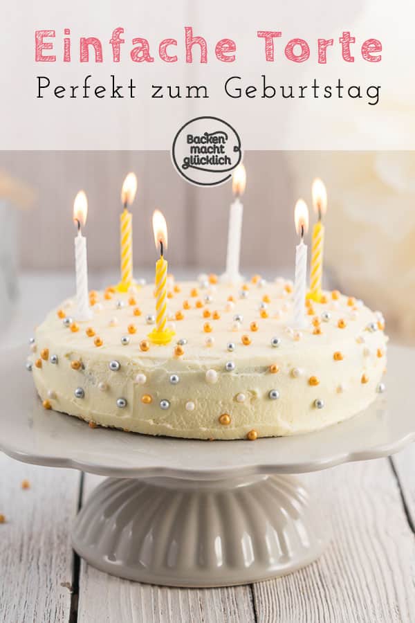 Ihr möchtet eine einfache leckere Geburtstagstorte backen, seid aber kein Backprofi und habt auch nicht stundenlang Zeit? Dann dürfte euch dieses Geburtstagstorten-Rezept gefallen. Denn der festliche Geburtstagskuchen mit weißer Schokolade ist anfängertauglich und sieht dabei trotzdem festlich aus. Natürlich ist auch der Geschmack phänomenal – finden wir zumindest