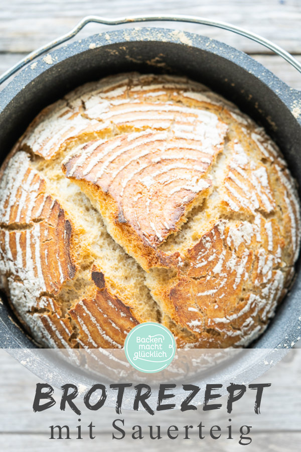 Einfaches Rezept für ein köstliches Weizen-Sauerteig-Brot. Das Sauerteigbrot ist absolut Anfängertauglich und variabel. Die Kruste und Krume des selbstgemachten Weizen-Sauerteig-Brotes werden einfach super lecker!