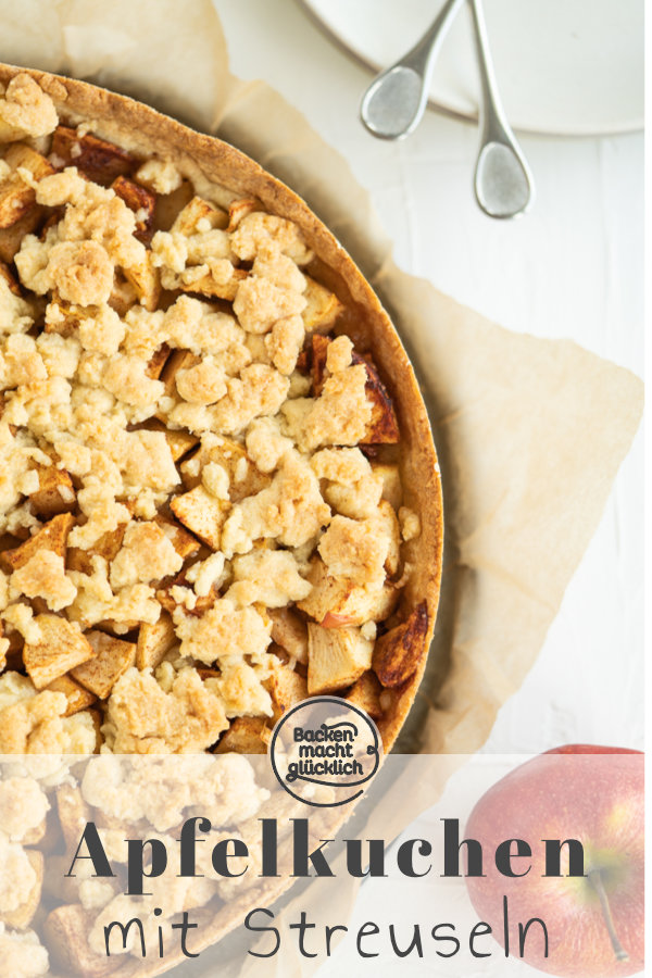 Apfel-Streuselkuchen geht einfach immer: zum Kaffee und zur Party, fürs Gartenfest und den Kindergarten. Jeder, der buttrige Streusel und saftige Äpfel mag, wird den Apfelkuchen mit Streuseln lieben! Und mit meinem einfachen Rezept für Apfelkuchen mit Streuseln gelingt er auch euch ganz bestimmt.