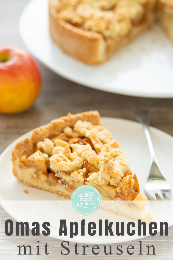 Apfel-Streuselkuchen geht einfach immer: zum Kaffee und zur Party, fürs Gartenfest und den Kindergarten. Jeder, der buttrige Streusel und saftige Äpfel mag, wird den Apfelkuchen mit Streuseln lieben! Und mit meinem einfachen Rezept für Apfelkuchen mit Streuseln gelingt er auch euch ganz bestimmt.