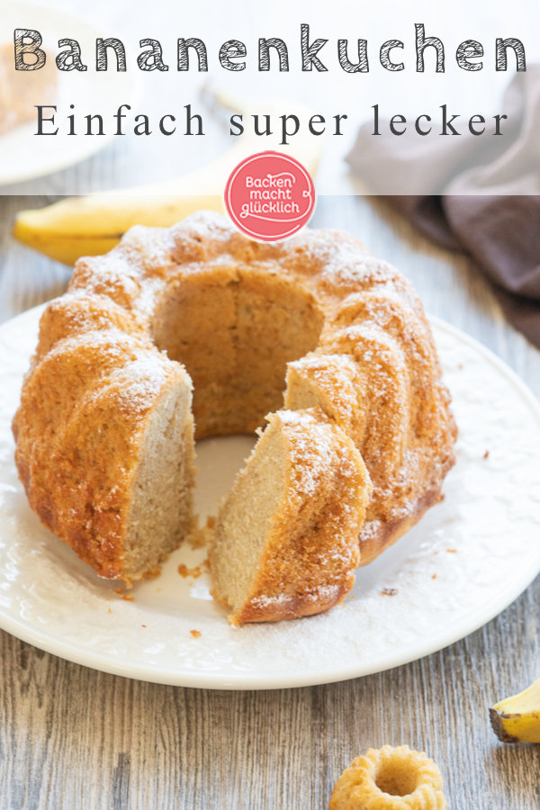 Dieses Bananenkuchen-Grundrezept ist kinderleicht und lässt sich gut abwandeln. Der einfache Bananenkuchen ist ein absoluter Kuchenklassiker. Zurecht, denn der Bananenkuchen schmeckt einfach immer!