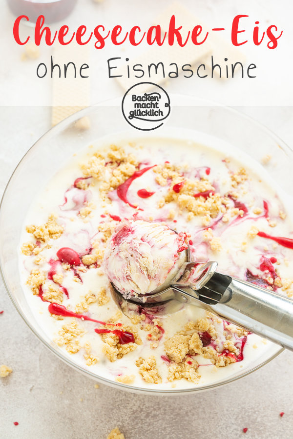 Wer Käsekuchen und Eis liebt, wird diese Cheesecake Eiscreme lieben! Das Lemon Cheesecake Eis funktioniert ohne Eismaschine und wird trotzdem cremig. Ihr werdet sehen: Ben and Jerrys Eis selbermachen ist super einfach! #backenmachtglücklich #eis #rezept #cheesecake