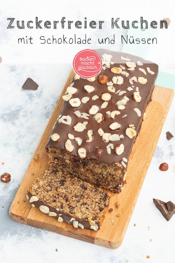 Dieser Low Carb Schokokuchen mit Nüssen ist nicht nur zuckerfrei, sondern auch unheimlich lecker! Mit dem super saftigen Teig ist der Schoko-Nuss-Kuchen ohne Zucker ein Genuss für die ganze Familie. #lowcarb #zuckerfrei #schokokuchen #nusskuchen #zuckerfreibacken
