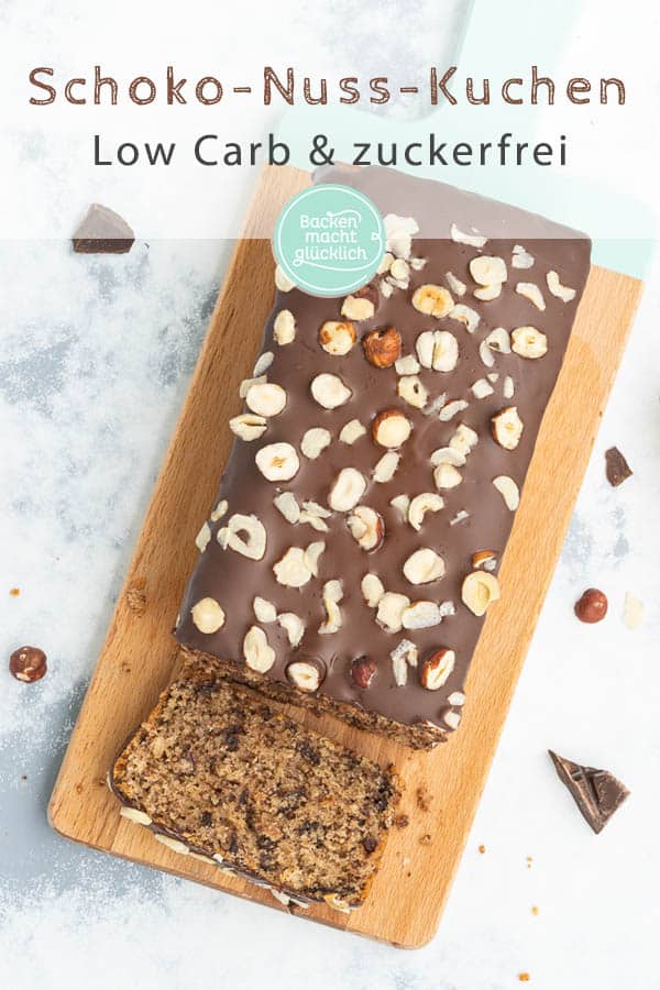 Dieser Low Carb Schokokuchen mit Nüssen ist nicht nur zuckerfrei, sondern auch unheimlich lecker! Mit dem super saftigen Teig ist der Schoko-Nuss-Kuchen ohne Zucker ein Genuss für die ganze Familie. #lowcarb #zuckerfrei #schokokuchen #nusskuchen #zuckerfreibacken