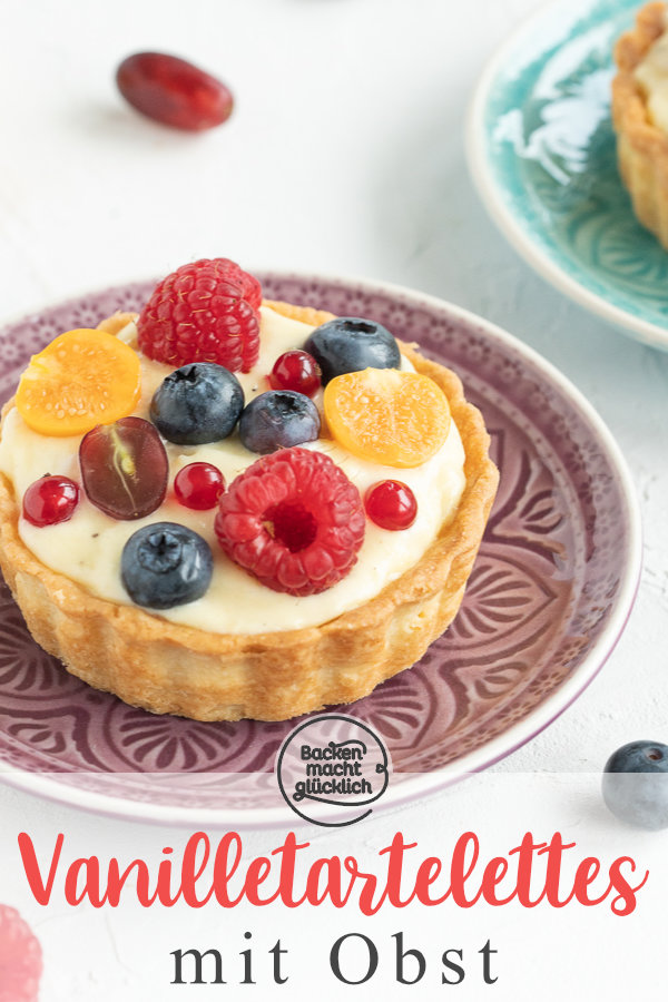 Diese Tartelettes mit Obst und Vanillecreme sind das perfekte Dessert für den Sommer. Die kleinen Obst-Törtchen sind super einfach und schnell gebacken. #tartelette #törtchen #tarte #obstkuchen #backenmachtglücklich