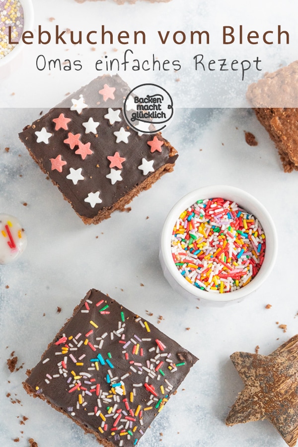 Omas Lebkuchen vom Blech ist ein echter Klassiker! Der leckere Blechkuchen mit Lebkuchengewürzen bringt euch super durch die Weihnachtszeit.