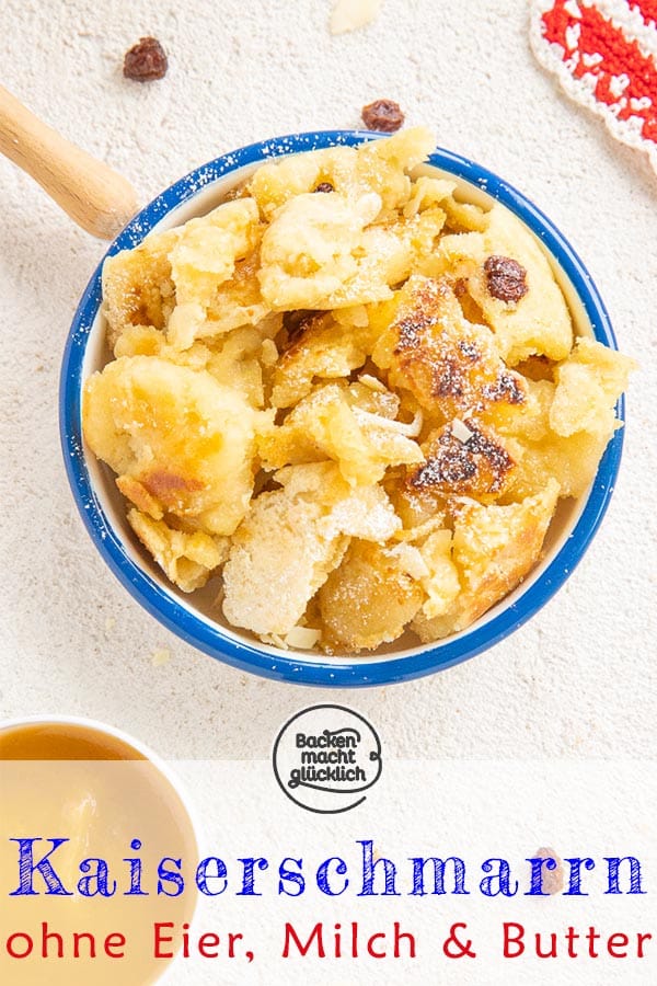 Schnell, einfach, fluffig, köstlich! Dieser vegane Kaiserschmarrn ohne Eier, Butter und Milch steht dem Klassiker in nichts nach. Wer es noch gesünder will, kann das vegane Kaiserschmarrnrezept ohne Zucker machen