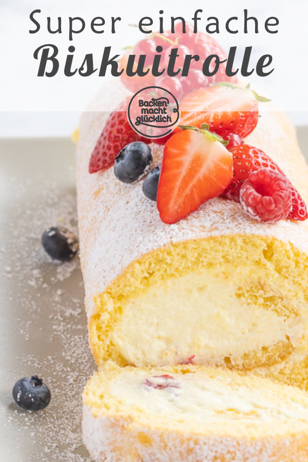 Diese leckere Biskuitrolle gelingt immer: Das beste Grundrezept für eine fluffige und cremige Biskuitroulade, die ihr nach Belieben mit Obst und anderen Zutaten füllen und dekorieren könnt.