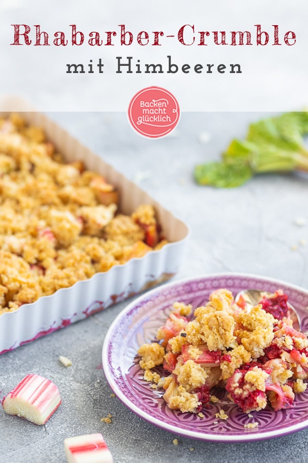 Dieser Crumble mit Rhabarber und Haferflocken sorgt für Frühlingsgefühle! Das Rhabarber-Dessert ist herrlich süß und säuerlich, fruchtig und knusprig zugleich!
