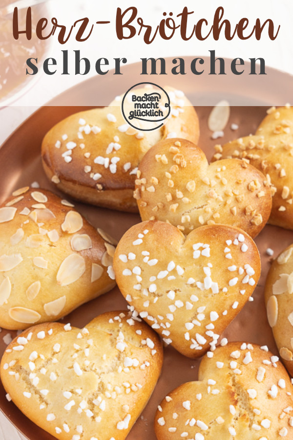 Mit süßen Brötchen in Herzform sorgt ihr garantiert für Begeisterung an Muttertag oder Valentinstag. Die Herzbrötchen gleich testen!