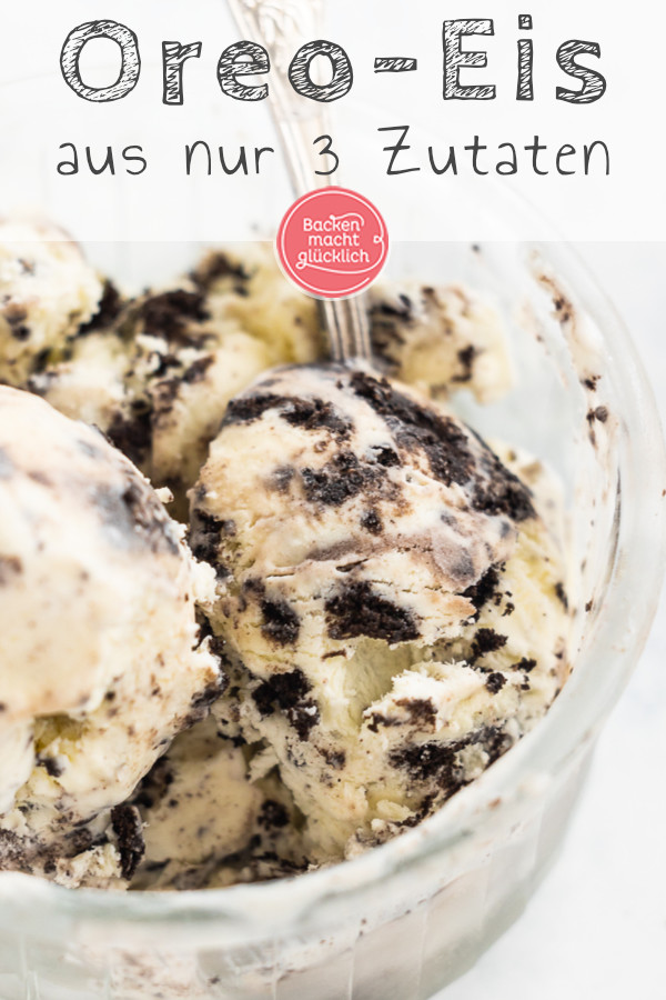Köstliches Oreo Eis selber machen ist so einfach: ohne Eismaschine, ohne Ei, aus nur 3 Zutaten. Dieses Schoko-Keks-Eis wird perfekt!