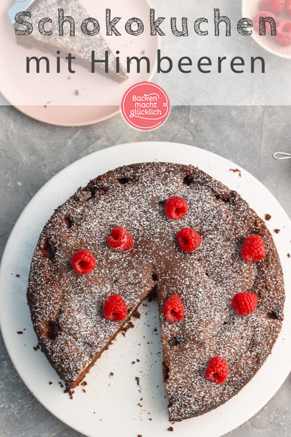 Saftiger Schokokuchen mit Himbeeren und R&uuml;hrteig: schnell und einfach. Diesen Himbeer-Schoko-Kuchen m&uuml;sst ihr testen.