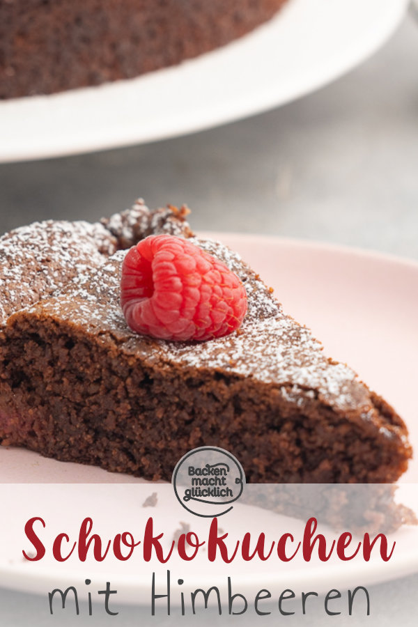 Saftiger Schokokuchen mit Himbeeren und R&uuml;hrteig: schnell und einfach. Diesen Himbeer-Schoko-Kuchen m&uuml;sst ihr testen.