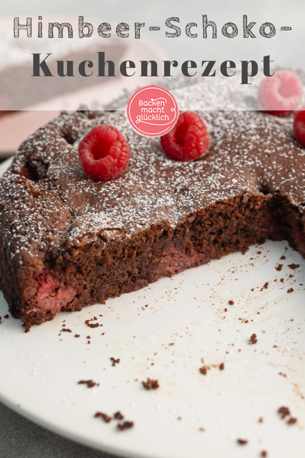 Saftiger Schokokuchen mit Himbeeren und R&uuml;hrteig: schnell und einfach. Diesen Himbeer-Schoko-Kuchen m&uuml;sst ihr testen.