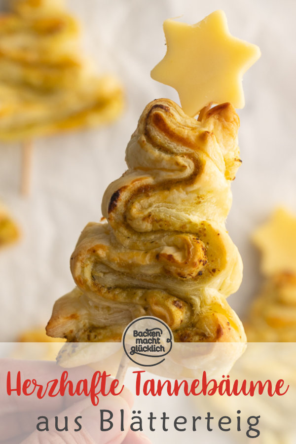 Herzhafte Tannenb&auml;ume mit Bl&auml;tterteig und Pesto sind ein tolles pikantes Fingerfood f&uuml;r Weihnachten.