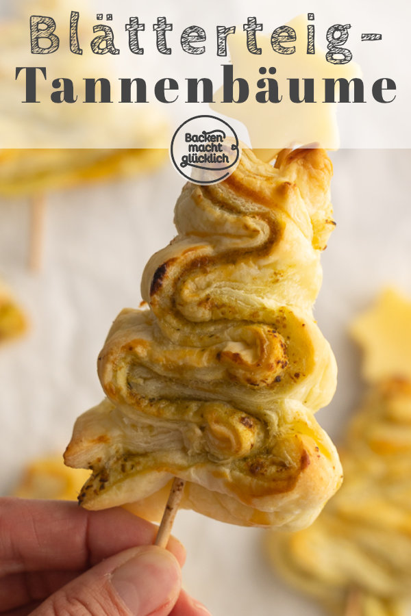 Herzhafte Tannenb&auml;ume mit Bl&auml;tterteig und Pesto sind ein tolles pikantes Fingerfood f&uuml;r Weihnachten.
