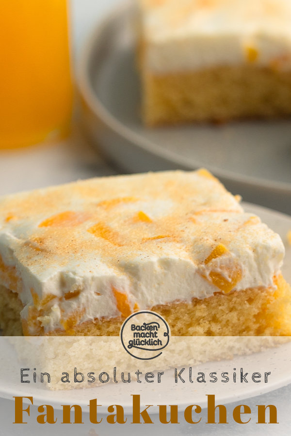Fantakuchen mit Schmand und Pfirsichen ist der Hit auf jeder Feier! Ein einfaches tolles Rezept fürs Blech.