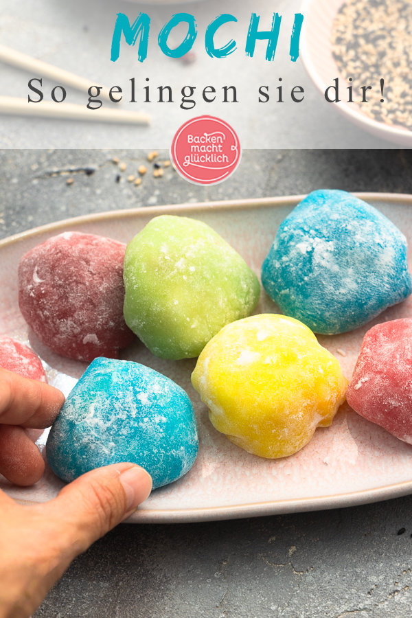 Mit diesem einfachen Mochi-Rezept könnt ihr die angesagten japanischen Reisküchlein auch daheim machen. Unkompliziert & lecker!