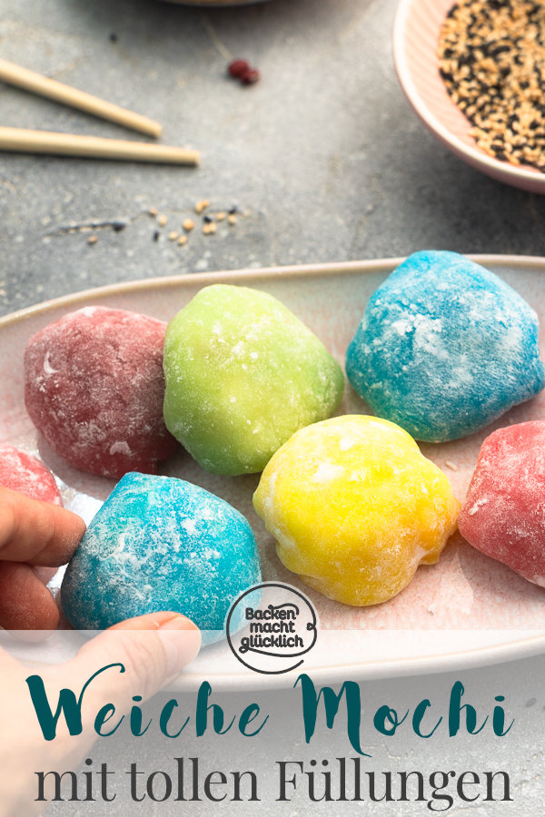 Mit diesem einfachen Mochi-Rezept könnt ihr die angesagten japanischen Reisküchlein auch daheim machen. Unkompliziert & lecker!