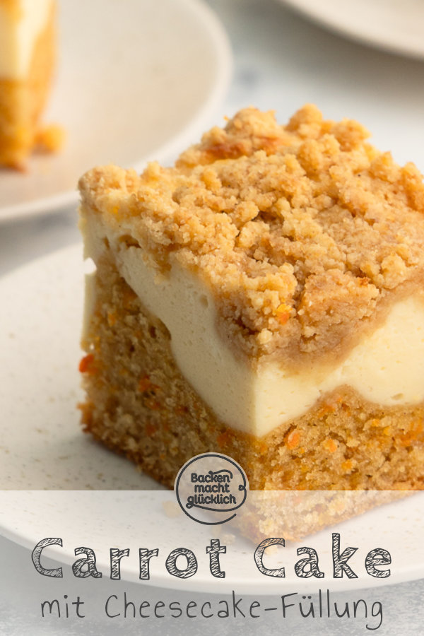 Kreative Blechkuchen-Kombi aus amerikanischem Carrot Cake und Frischkäse-Topping. Einfach zu backen und dennoch etwas Besonderes!